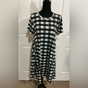 LuLaRoe M Black and White Gingham Jessie Midi Dress